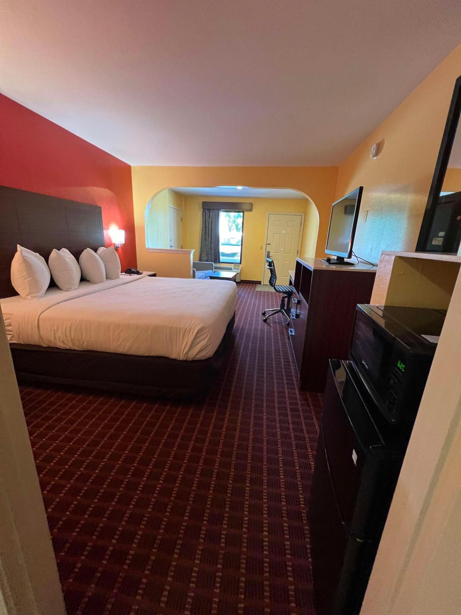 Surestay By Best Western Gulfport Exterior photo